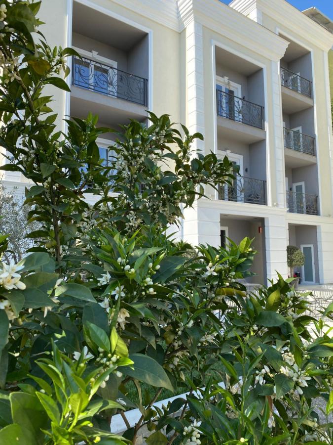 Venis Hotel Tirana Exterior photo